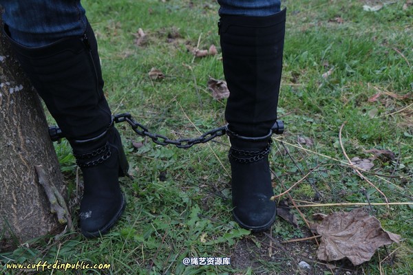 girlsinsteel - Public neckcuff 第 11 张图片