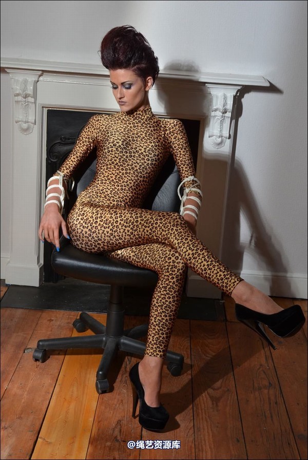 simplytied - JG catsuit 第 5 张图片