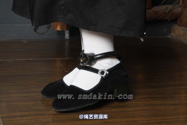 锐度主张 - 黑布鞋白袜镣铐模特：小芳 第 50 张图片