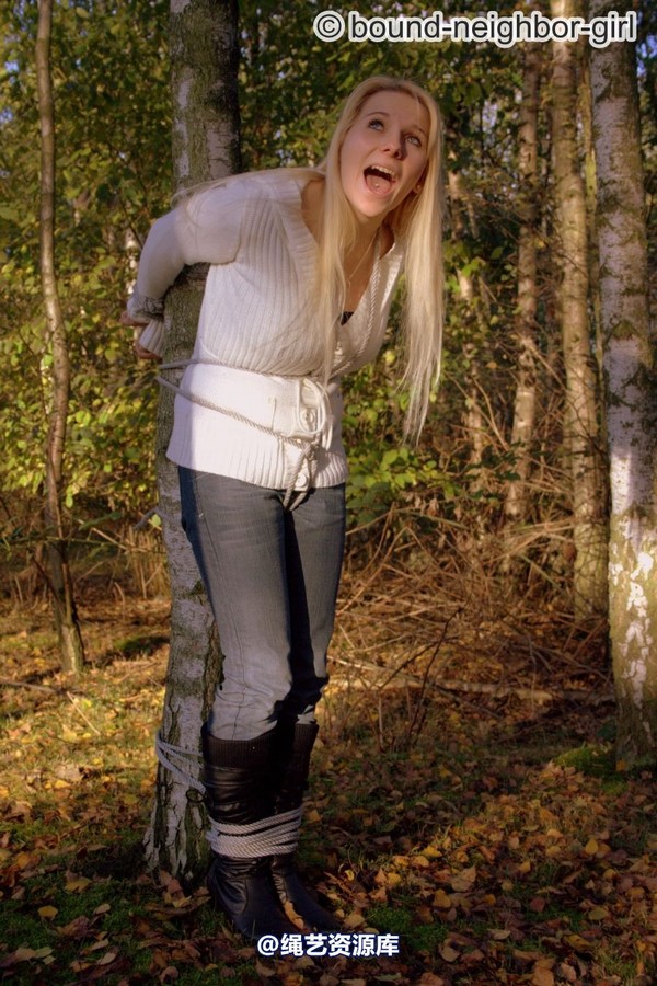 bound-neighbor-girl - Bambi - Tied up in the autumn woods Part 1 第 21 张图片