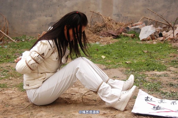 mj影视 - 安娜刑场2013-04-13 第 272 张图片
