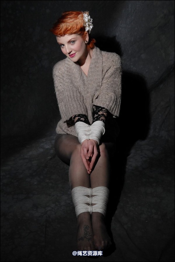 simplytied - RR in jumper and tights 第 14 张图片