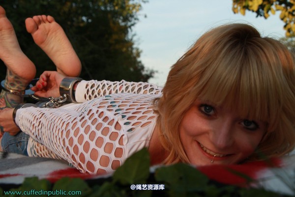 girlsinsteel - Hogtied in the sun 第 44 张图片
