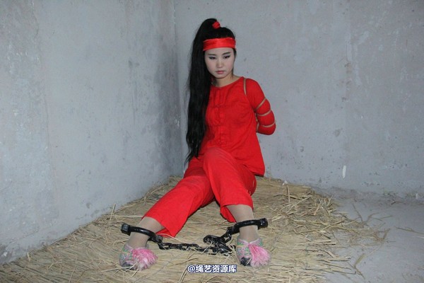 胜景山庄 - 223-盼盼红罪衣 第 31 张图片