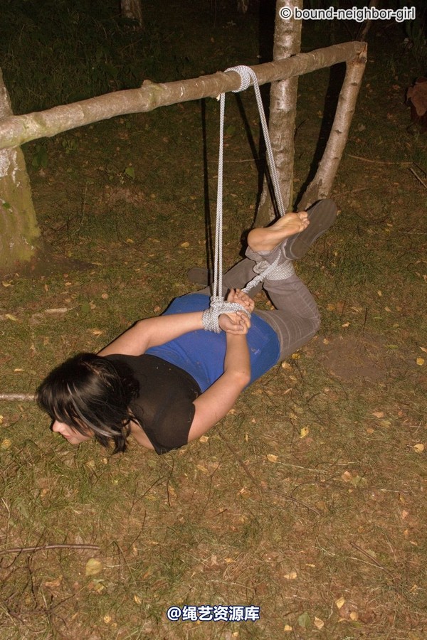 bound-neighbor-girl - Nadine - In the woods alone 第 13 张图片