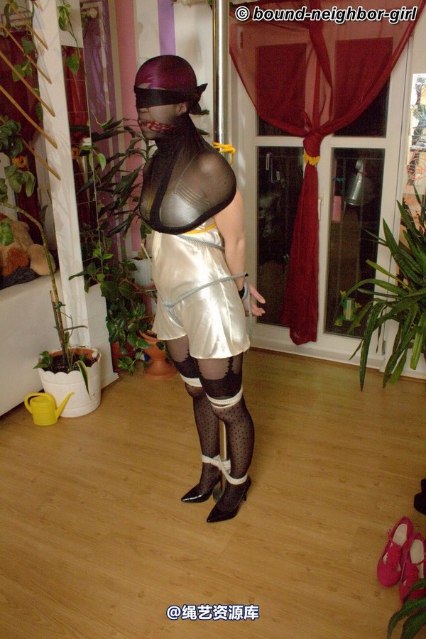bound-neighbor-girl - Holly - Tied up in her apartment 第 55 张图片