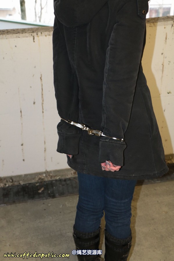 girlsinsteel - High security handcuffs 第 32 张图片