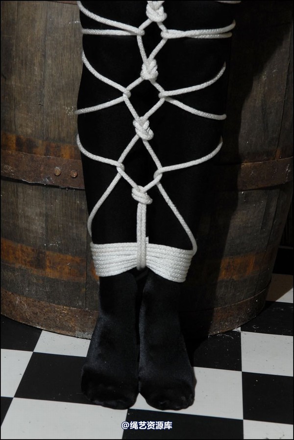 simplytied - Opaque seams 第 28 张图片