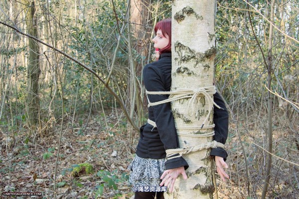 limitedaudience - 2012 scarlett stuck in the woods 第 4 张图片