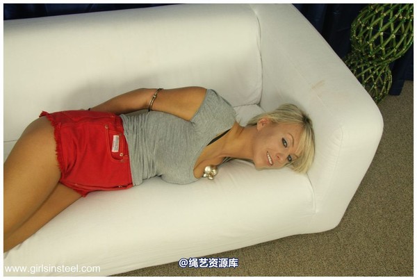 girlsinsteel - Handcuffed Tamara 第 51 张图片