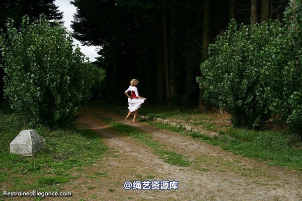 restrainedelegance - Run-away Wife 第 4 张图片