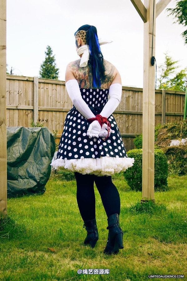 limitedaudience - 2012 raevan spread outdoors 第 30 张图片