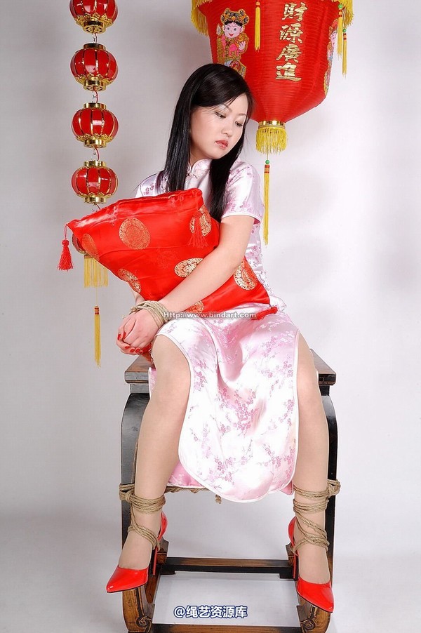 丽柜美束 - 2007-03-02 第 24 张图片