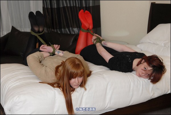 simplytied - Two again in a hotel room 第 38 张图片