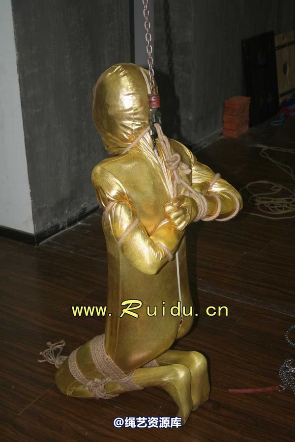 锐度主张 - 20070921第34期 影片胶衣紧缚悬吊图片 第 78 张图片
