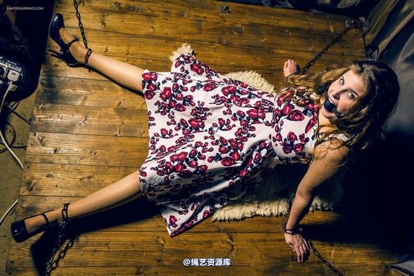 limitedaudience - 2015 alais peach spread and chained 第 31 张图片