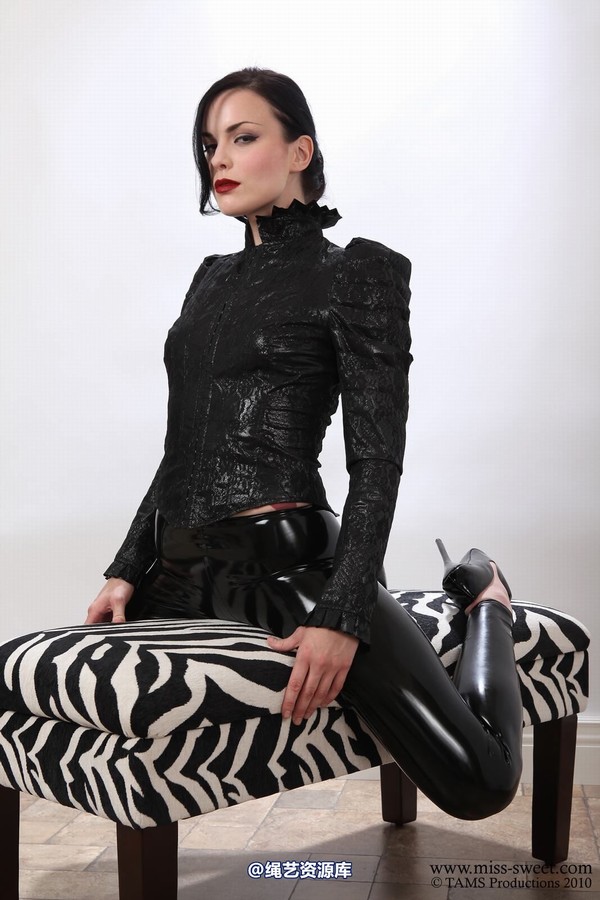 miss-sweet - ZEBRA BENCH CHAPTER 2 第 22 张图片