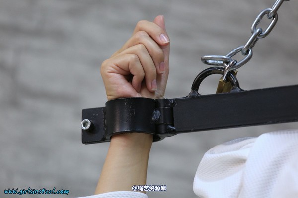 girlsinsteel - Heavy pillory 第 33 张图片