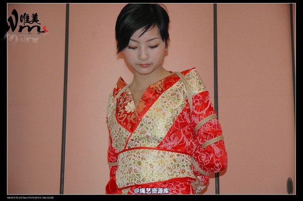 唯美之家 - 08-05-29盈盈汉服-护士装 第 28 张图片