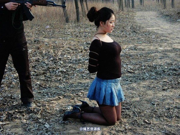 mj影视 - 2013-3-4陈沫踏青 黑丝美女最终的不归路 第 423 张图片