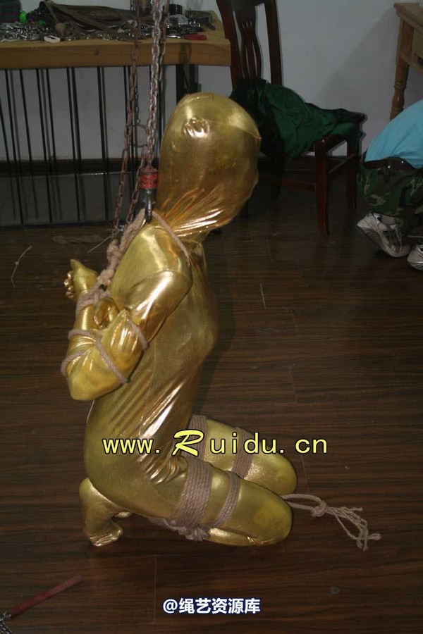 锐度主张 - 20070921第34期 影片胶衣紧缚悬吊图片 第 106 张图片