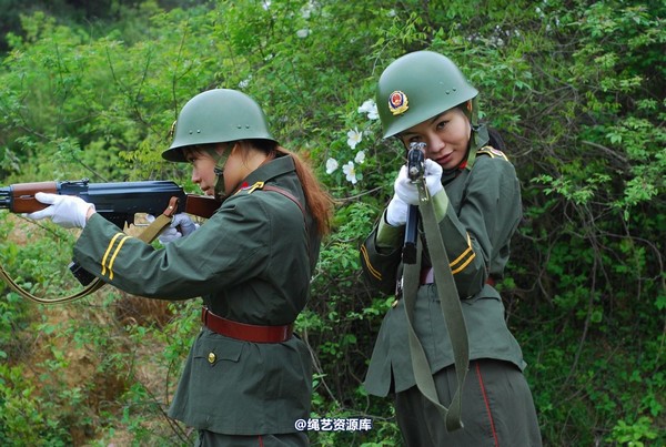 唯美之家 - 外拍军装三模特 第 303 张图片