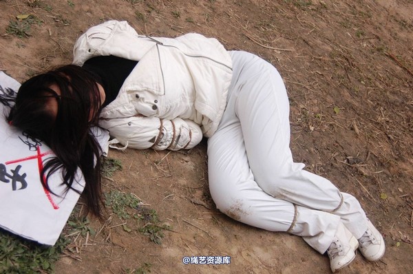 mj影视 - 安娜刑场2013-04-13 第 187 张图片