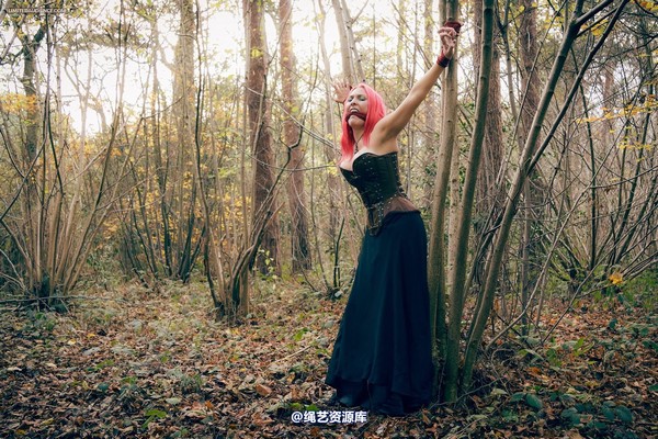 limitedaudience - 2014 elyssia hanging out in the woods 第 2 张图片