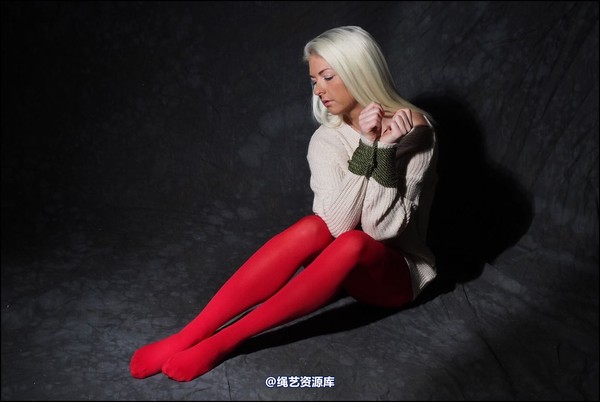 simplytied - Blonde in red tights 第 7 张图片