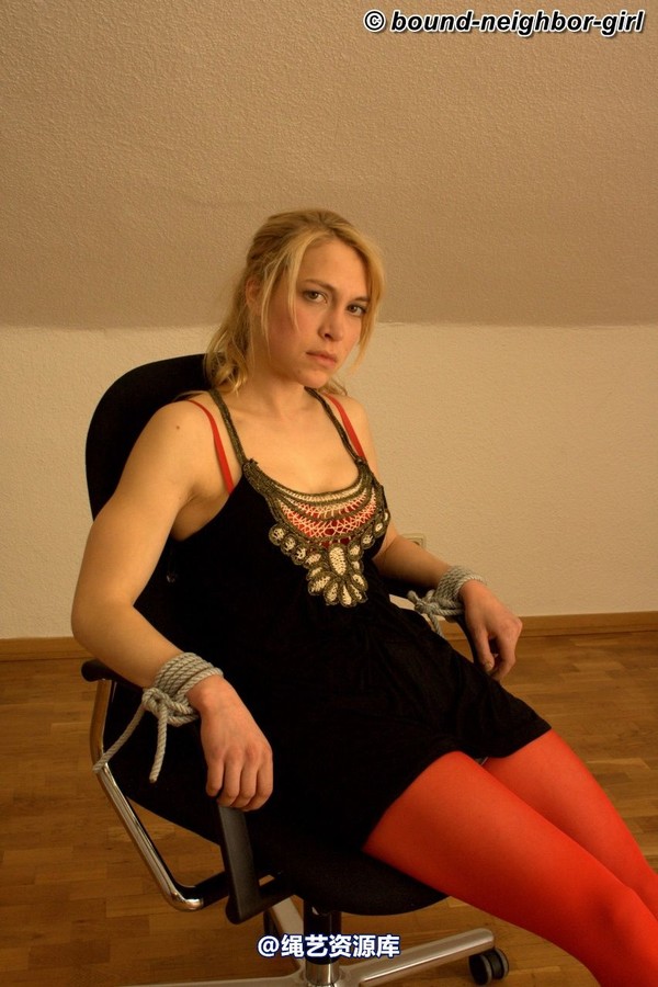 bound-neighbor-girl - Kate - Tied up in the office 第 5 张图片
