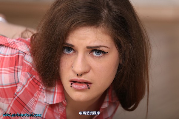 girlsinsteel - Cowgirl Lisa hogcuffed 第 96 张图片
