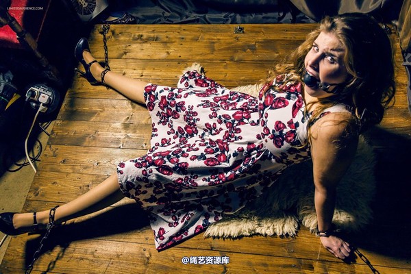 limitedaudience - 2015 alais peach spread and chained 第 38 张图片