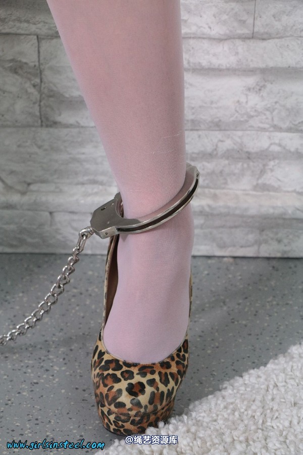 girlsinsteel - Cuffed to the wall(2) 第 52 张图片