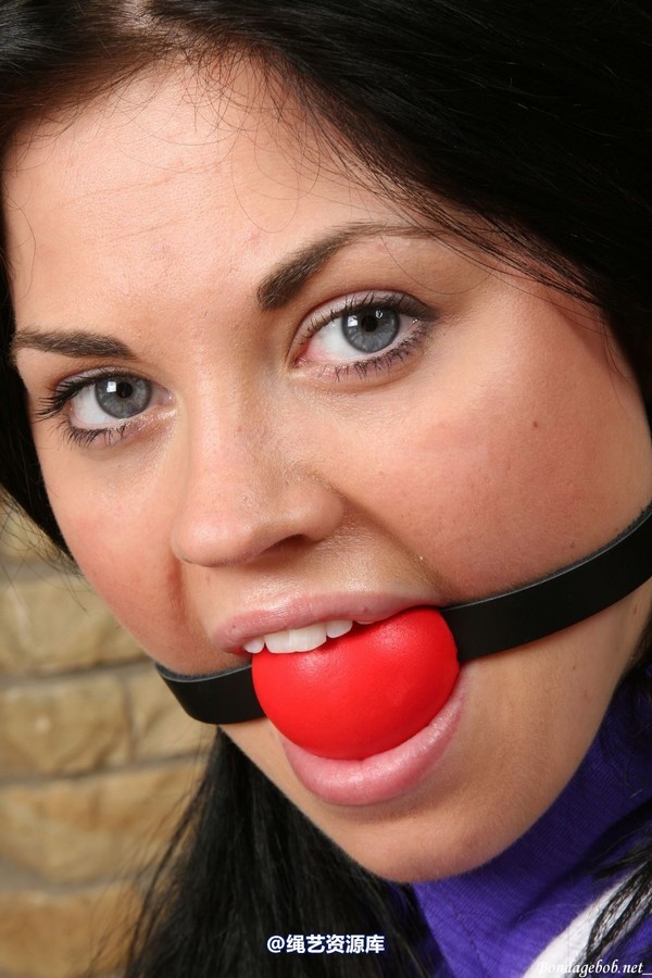 bondagebob - Monica Harris A ball gag please 第 84 张图片