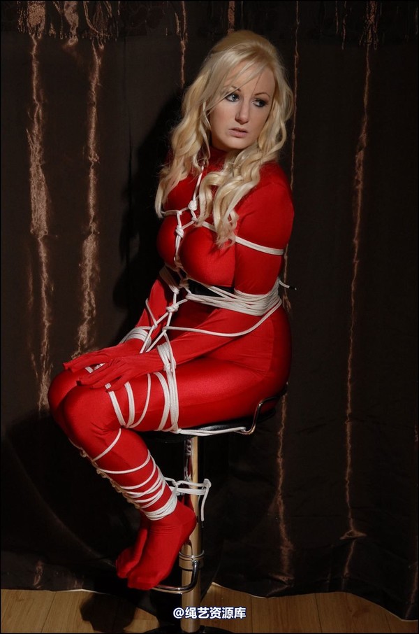 simplytied - Lou in red catsuit 第 29 张图片