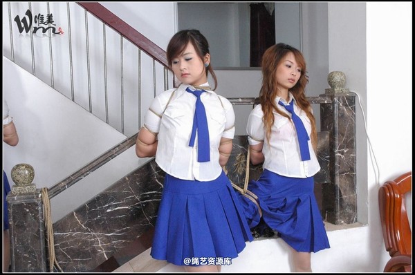 唯美之家 - 2008-09-24制服群绑 第 72 张图片