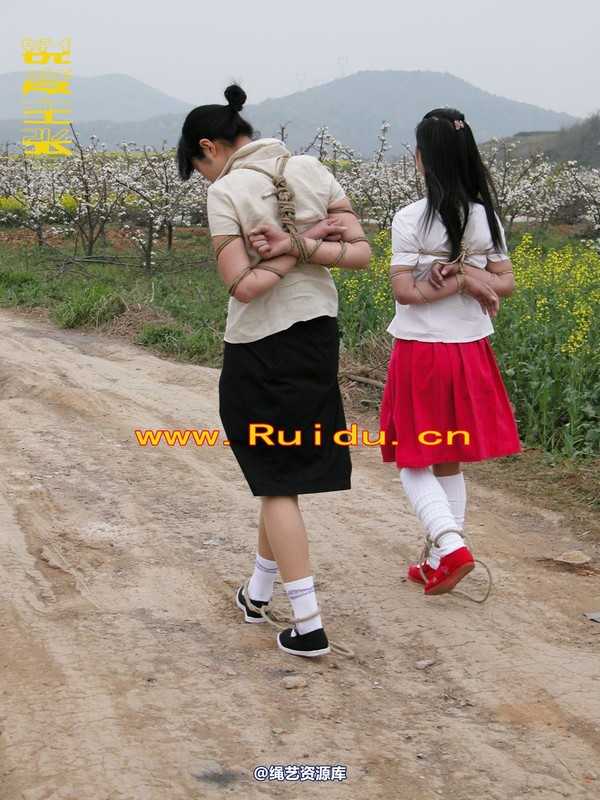 锐度主张 - 婷婷和寒冰走在乡间小路上 第 55 张图片