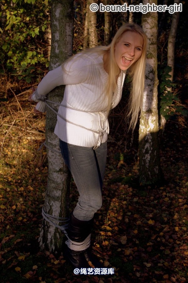 bound-neighbor-girl - Bambi - Tied up in the autumn woods Part 1 第 18 张图片