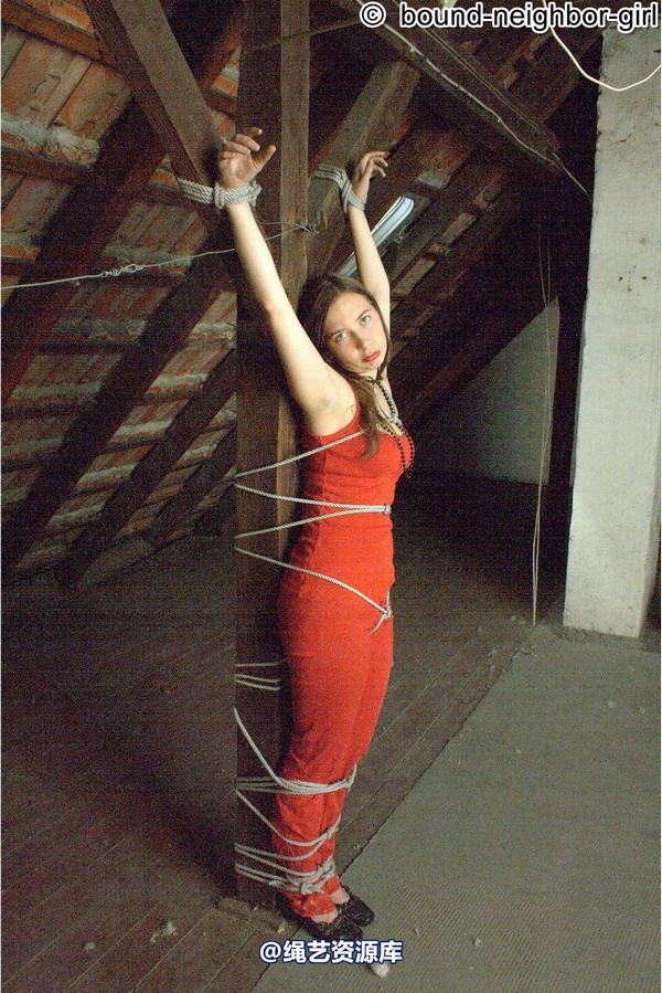 bound-neighbor-girl - Leonie tied up in the attic 第 27 张图片