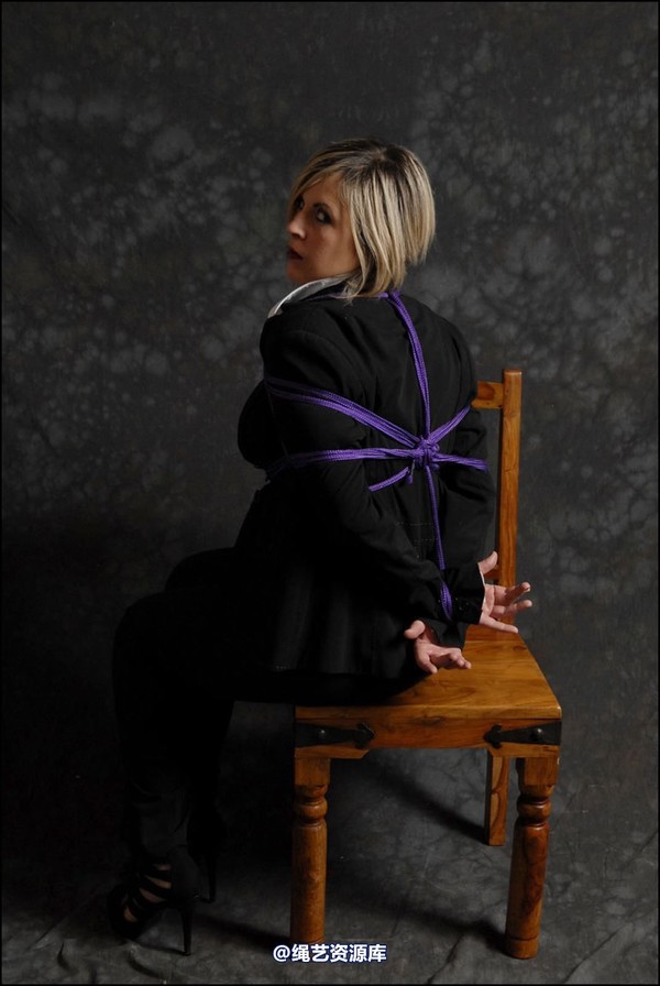 simplytied - P Woman in Black 第 6 张图片