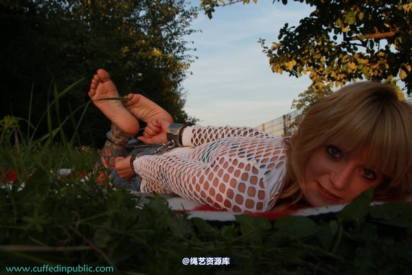 girlsinsteel - Hogtied in the sun 第 50 张图片