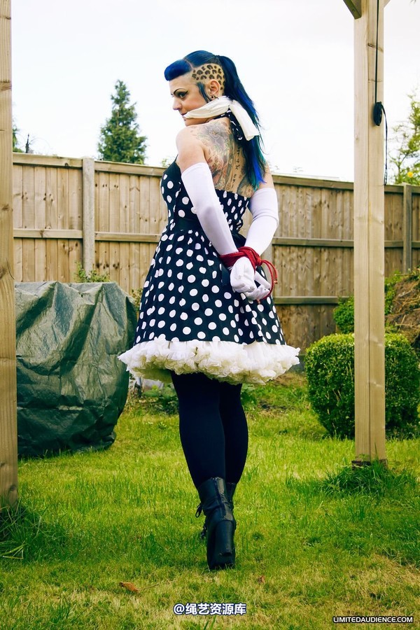 limitedaudience - 2012 raevan spread outdoors 第 32 张图片