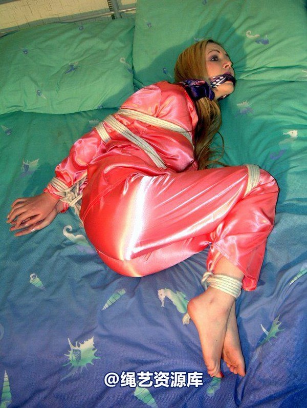 bondagebob - Chanta Rose Bound in her silk Jammies 2 第 12 张图片