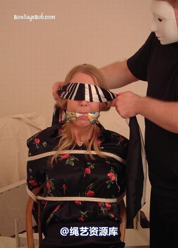bondagebob - Missey The bank managers daughter 3 第 4 张图片