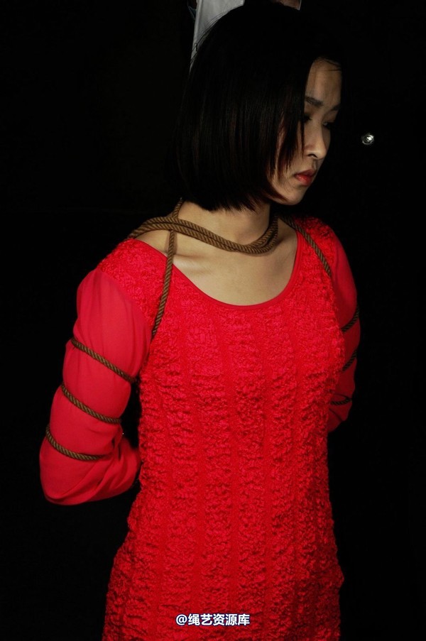 mj影视 - 梅晓枫―临刑捆绑2013-05-09 第 120 张图片
