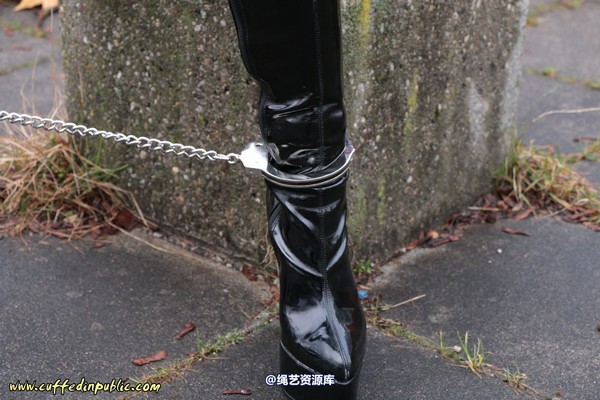 girlsinsteel - Having fun at the public place 第 38 张图片