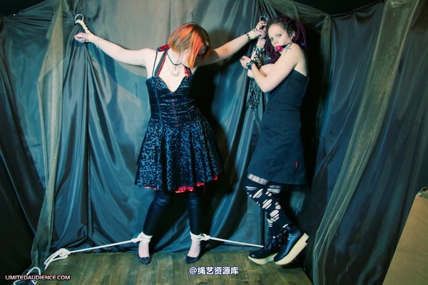 limitedaudience - 2011 beckykat six tied and chained 第 8 张图片
