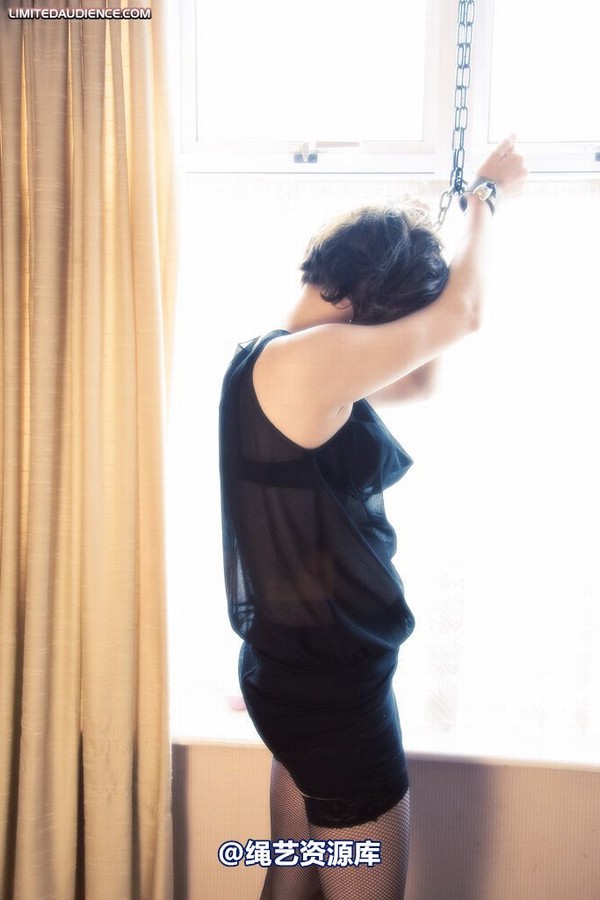 limitedaudience - 2009 ellie west shackled by the window 2 第 19 张图片