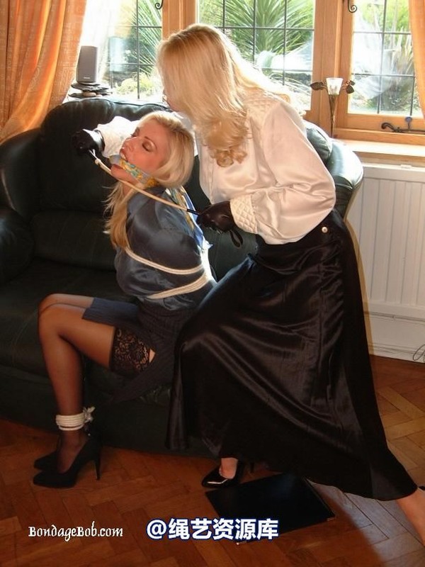 bondagebob - Katarina and Lana The estate agent part 3 第 22 张图片
