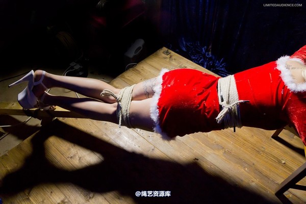 limitedaudience - 2012 elyssia naughty elf 2 第 28 张图片